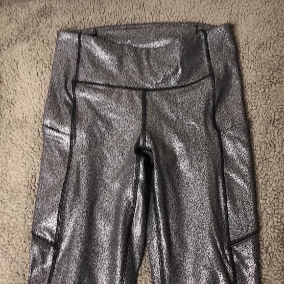 Lululemon Speed Up Tight *Foil 28" Size 2 - Picture 3 of 9